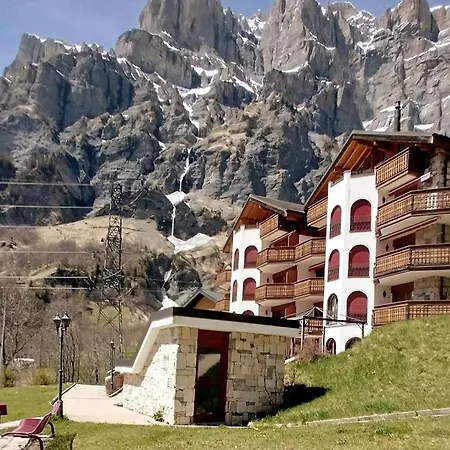 Chateau 01 Apartmán *